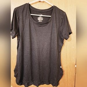 Avia Short Sleeve, high low hem, NWOT, medium